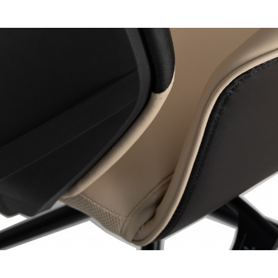 Офисное кресло для руководителей DOBRIN MAXWELL (кремово-черный)